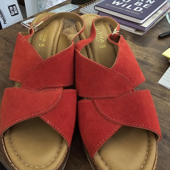 Red Sandals - Picture 3 of 4